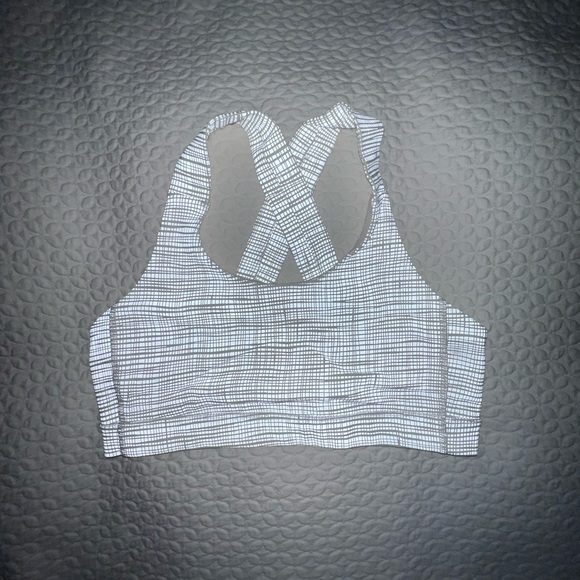 lululemon athletica Other - Lululemon lab white reflective sports bra. Sz 8.Made in Indonesia. Design in nyc